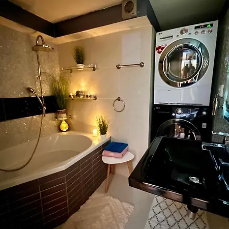 Duplex 2 With Quiet Terrace On Wenceslas Square Appartamento *
